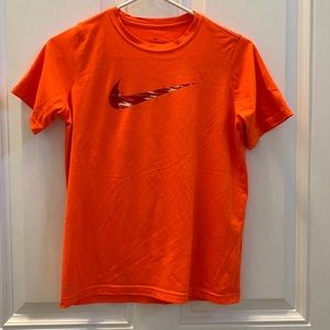 Boy’s Nike short sleeve shirt